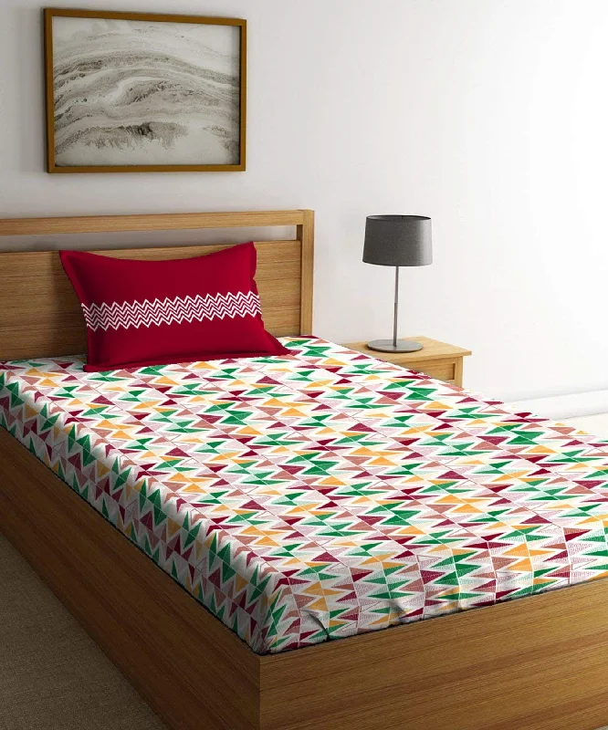 Urban Comfort Trippy Triangles Red Single Bedsheet With 1 Pillow Cover, 144TC, 100% Cotton, Red