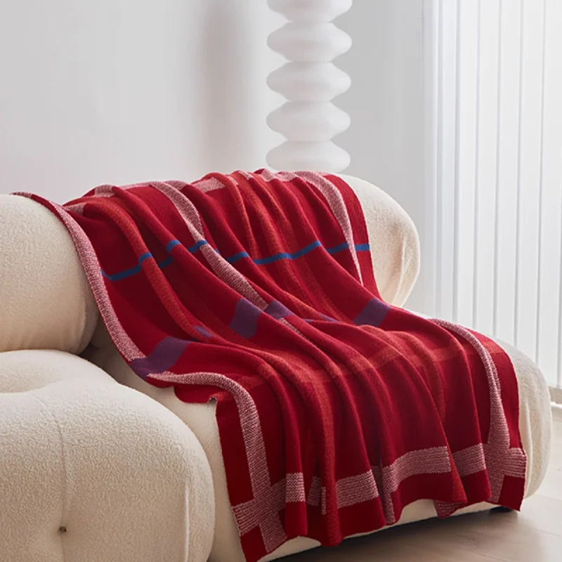 Bold Plaid Throw Blanket