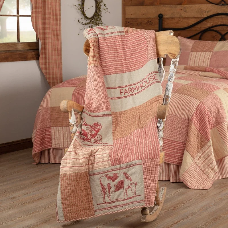 Sawyer Mill Red Farm Animal Quilted Throw / Wallhanging