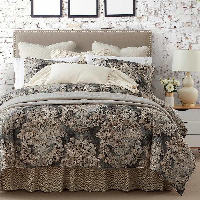 Victoria Damask Bedding Set