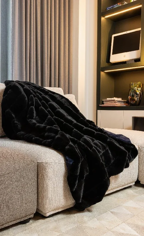 Luxe Onyx Faux Fur Throw Blanket