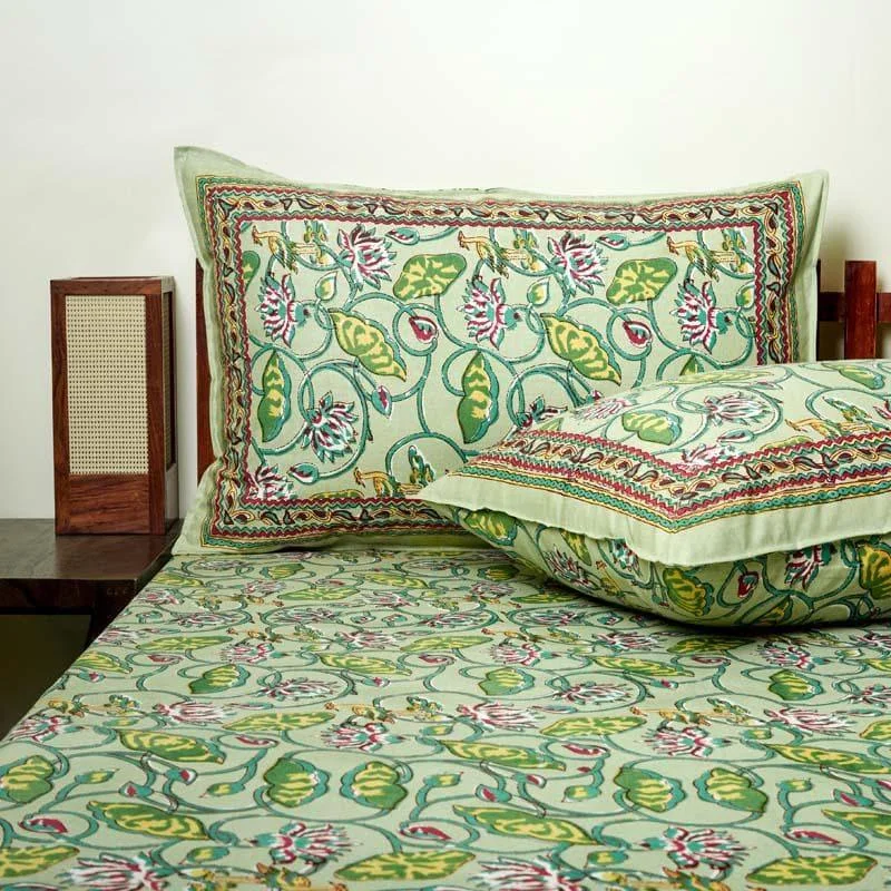 Jewelina Floral Printed Bedsheet - Light Green