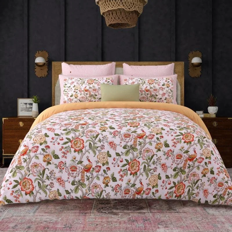 Feathered Petals Bedsheet - Pink