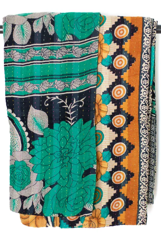 Successor Kantha Throw