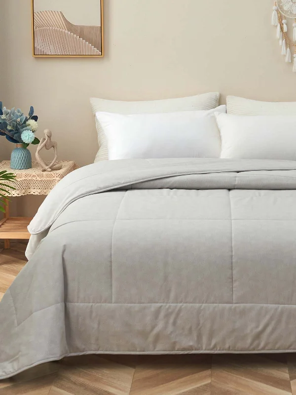 Upsilon Smoky Gray Pattern Cotton Light Comforter